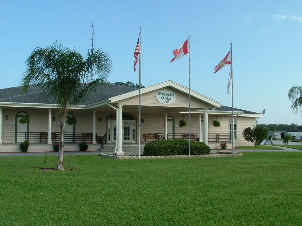 Majestic Oaks RV Resort Zephyrhills Exterior foto