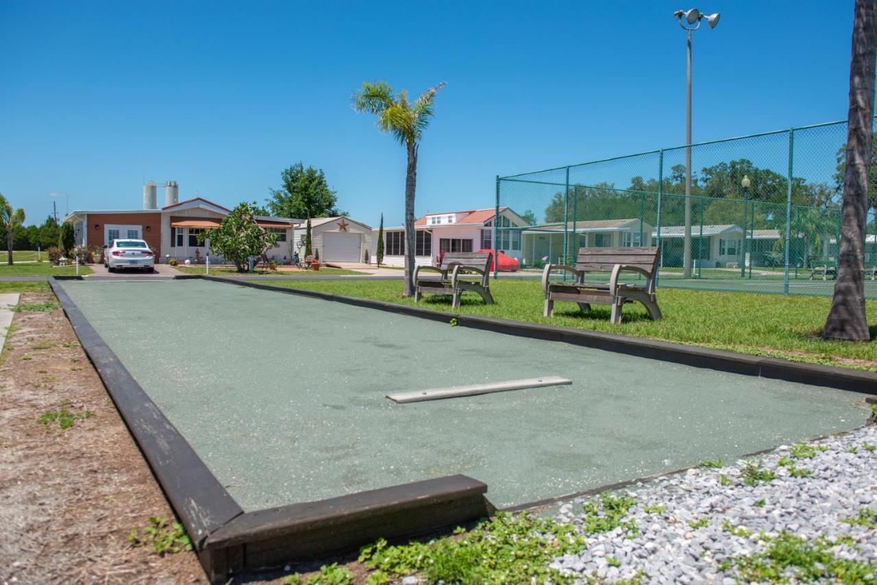 Majestic Oaks RV Resort Zephyrhills Exterior foto